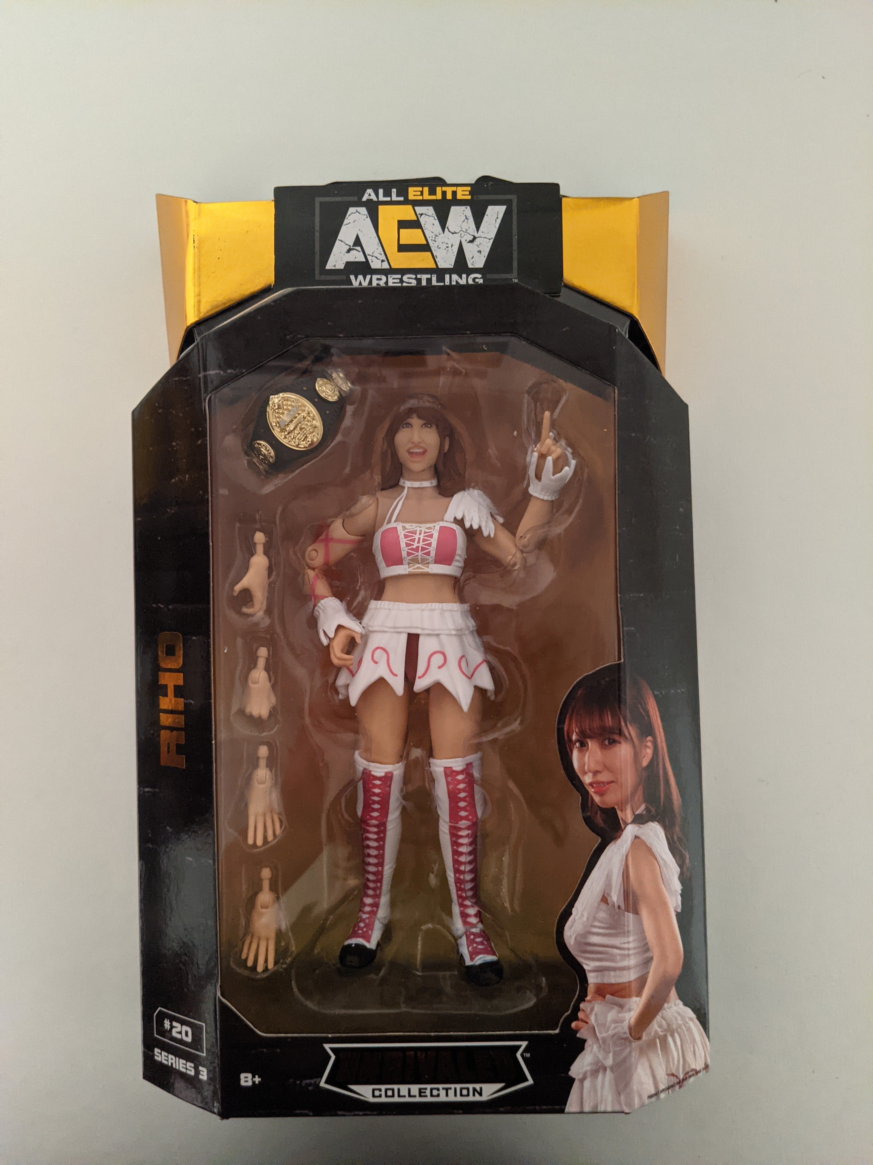 AEW Unrivalled Collection Action Figure Riho | 16,5 Cm Con 25 Punti Di Articolazione