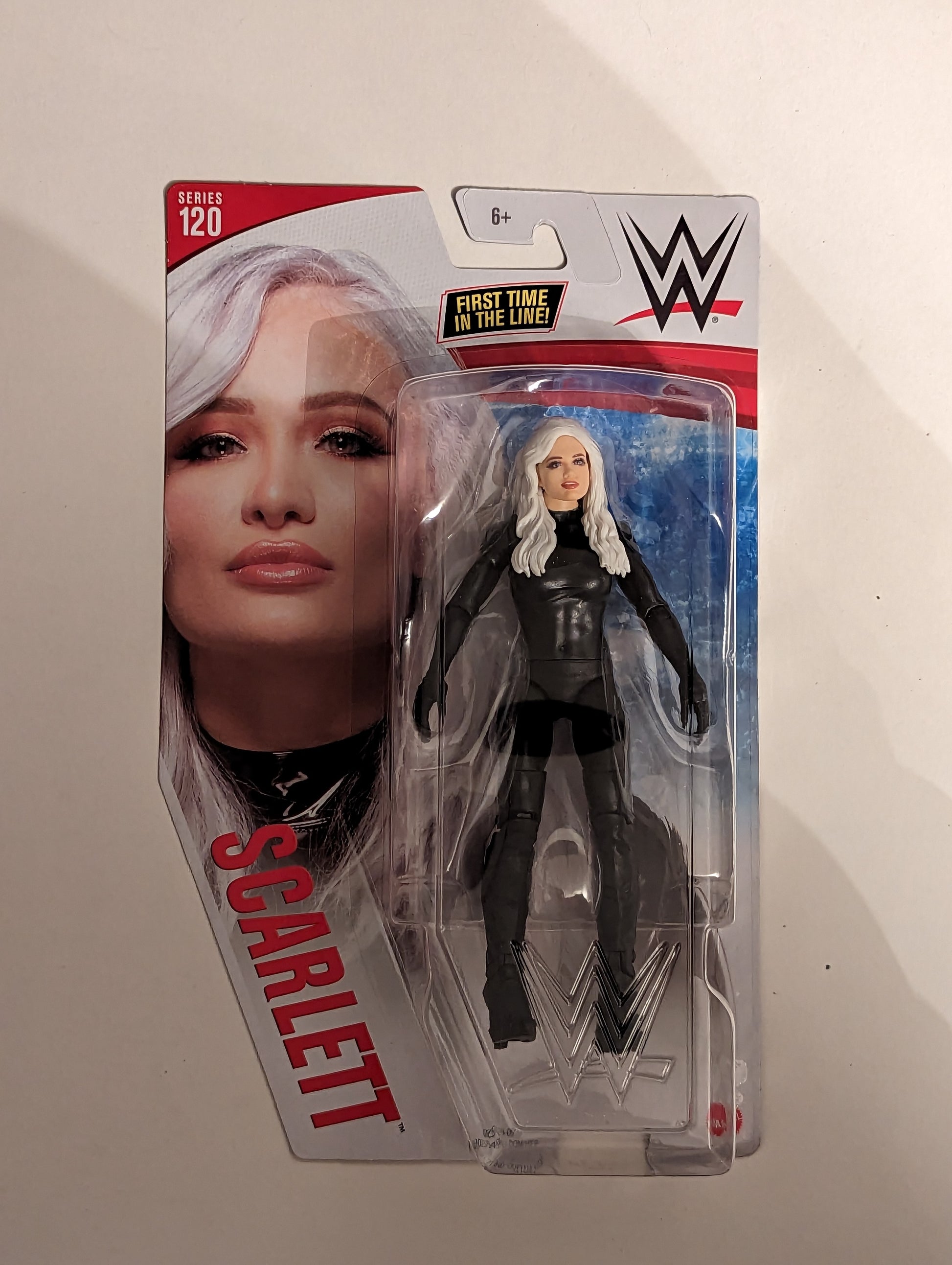 Basic 120 Scarlett J + J Figures